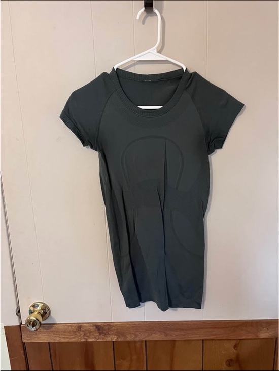 lululemon athletica Tops - lululemon athletica Short Sleeve Seamless Top - Dark Gray